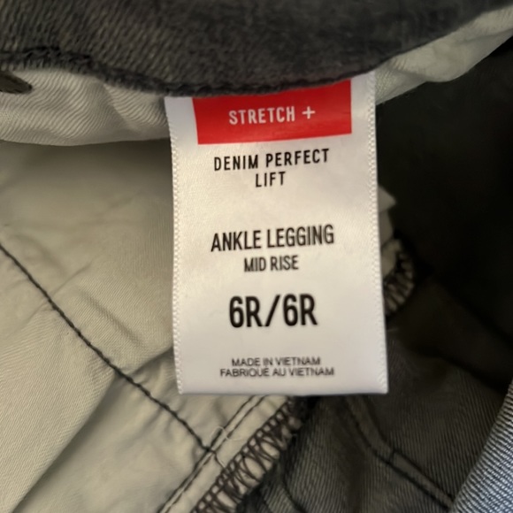 NWOT Express Jeans - Picture 4 of 4
